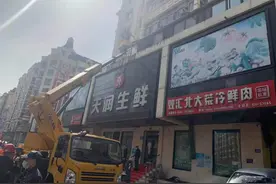 将消防连廊“据为己有”当阳台？拆图片