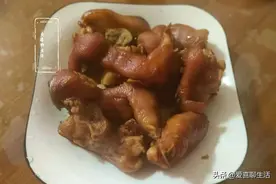 酱猪蹄时，记住“一腌一焖”的窍门，猪蹄皮酥肉烂入味好吃没腥味图片