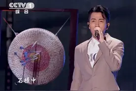 《经典咏流传》第九期：刘恺威重登舞台，激情演唱卢纶的经典名作图片