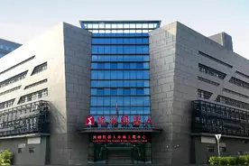 隆深机器人图片
