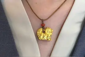 古法黄金麒麟吊坠，通体黄金打造，实心立体，富贵吉祥图片