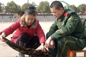 军人的妻子叫军嫂，那女兵的丈夫叫什么呢？下次可别再叫错了图片