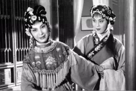 悲惨严凤英：一生挚爱黄梅戏，死后惨遭剖腹，后用棉花、稻草填充图片