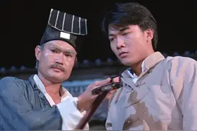 开创香港僵尸片时代，与李小龙交友，让洪金宝大哭，英叔传奇往事图片
