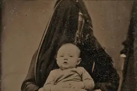 维多利亚时代照片中婴儿背后的那些幽灵人物是谁？图片