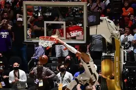 NBA官推布字母哥G5空接扣篮连拍照，网友惊叹，用意够狠图片