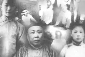 他是抗日名将，一生共娶了40多个老婆，83岁去世，现还未入土图片
