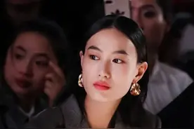 征服浪子陈冠希，从华谊老板娘到未婚生女，超模秦舒培只用四年图片