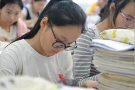 选择重点班最后一名，还是普通班第一名，班主任：不要后悔图片