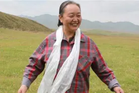 雷菊芳：甘肃省女首富，身家120亿，却衣着朴素，为人十分低调图片