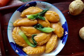不用面粉的芋头饺子，入口滑溜溜的特筋道，儿子说比面饺子好吃图片