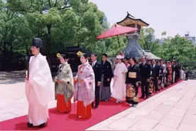 日本姑娘的新婚之夜，咋还有这些奇葩习俗？网友直言：真是活久见图片