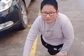 12岁“板凳男孩”走红，失去双腿依旧乐观求学，父母是他的源动力图片