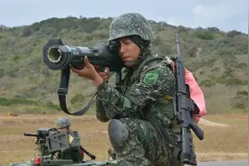 太平岛上的台军士兵喊没热水洗澡 官员竟回：不要洗太久图片
