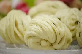 美食分享：千层花卷，北方人的美味主食，简单做法图片
