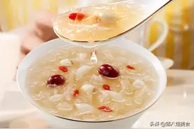​煮银耳汤，不要泡软就下锅煮，牢记正确做法，银耳出胶多很粘稠图片