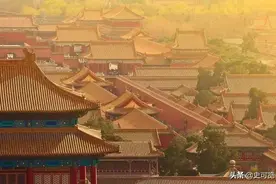 故宫出现“怪事”，外国人坐上龙椅不久后死亡，专家也无法解释图片
