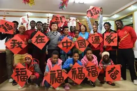 继方便面之后，又一中国美食—黄桃罐头走红非洲，但中国人不大吃图片