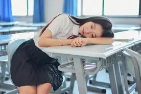 如果现在的你在为追女生烦恼，可尝试恋爱中的“冰山理论”思维图片