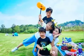 《小舍得》配角：66岁张国立是亮点，12岁刘楚恬成小女神招人喜爱图片