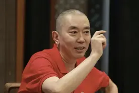 曹德旺一不小心绊了马云一跤图片