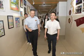 罗杨到华东师范大学附属贵阳学校为师生作党史学习教育专题宣讲并讲授思想政治理论课图片
