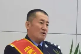 用英模精神激荡铁军力量 照亮奋进征程图片