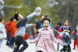 六一：现在才发现，80后的玩具，其实还能给10、20后接着玩图片