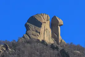 滦平境内骆驼峰美景，俗称骆驼石图片