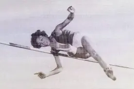 1957年，20岁的她打破世界纪录，无缘征战奥运成最大遗憾图片