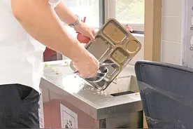 食堂菜品分量大易导致浪费 深圳不少企业食堂采取不同措施激励“光盘行动”图片