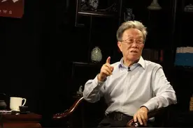 名誉全国的作家王蒙，给孙儿辅导语文作业，孙儿：您考试会不及格图片