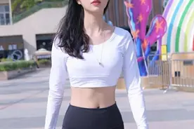 小说：邻居姐姐天生怕打雷，让我陪她过夜：追女孩子胆子要大一些图片