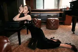 宋妍霏新造型超惊艳，穿黑色礼服裙精致优雅，高级感不输倪妮图片