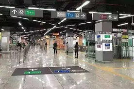 印度游客乘坐中国地铁后，指出中国地铁的两个缺点，引起国人共鸣图片