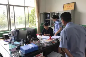 盘州公安：开展企事业单位内部安全检查图片