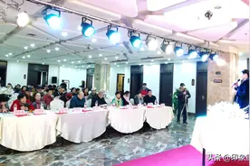 老骥自知夕阳晚，不待扬鞭自奋蹄图片