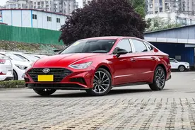 配2.0T+8AT，尺寸比雅阁还大，可月售仅712台，索纳塔翻身无望？图片