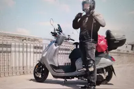 踏板摩托车夏季通勤和跑山的护具配备体会图片