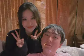 与王思聪关系密切的网红林珊珊，跟小五岁丈夫离婚，结束四年婚姻图片