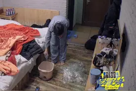 王俊凯戴塑料袋泡脚是无效养生？正确按揉足底消除寒症和疲劳图片