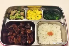 世界各国的学生午餐，韩国是泡菜，日本是便当，中国学生：打扰了图片
