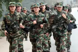 2021年下半年女兵应征报名即将开始，我们在发射架下等你！图片