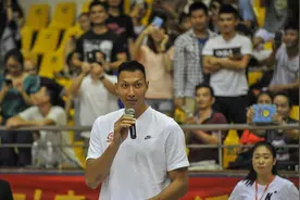 那个封闭时代，男篮年龄水分太大，易建联或37岁，郭艾伦或31岁图片