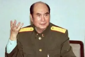 西点军校邀请中国上将演讲，短短的几句话，台下就响起了热烈掌声图片