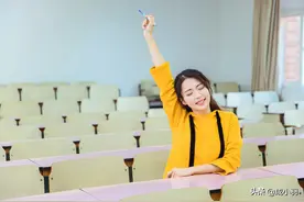 周国平：两性之间，发生肉体关系容易，发生爱情很难图片