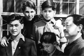 萧三：曾是毛主席挚友，多次婚变后，遭周恩来痛批：欺骗甘露同志图片