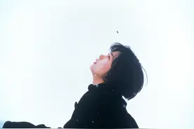 都说她成了老阿姨，殊不知当年她的一个造型，让后辈模仿了26年图片