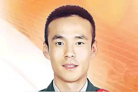 军人男友经历6次截肢手术、4次病危，她却义无反顾嫁给他图片
