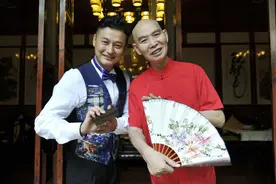 巴蜀笑星李伯清现身徒弟闵天浩婚礼，网友评论聚焦离婚和打架事件图片